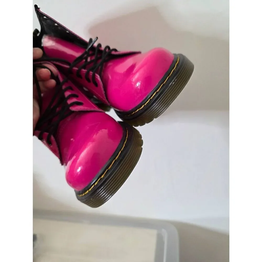 Dr. Marten girls hot pink patent leather boot US 3